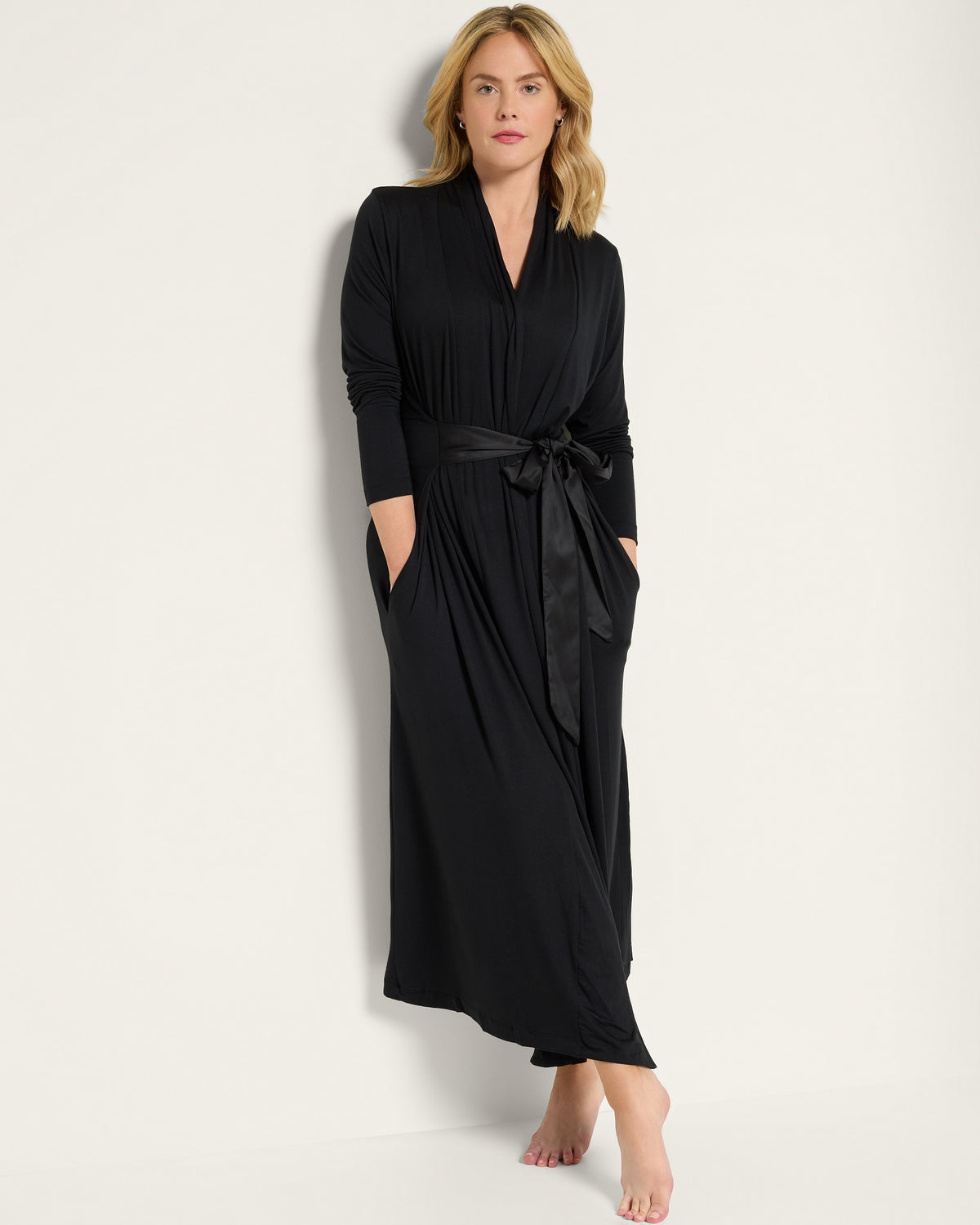 Black $|& SEAS Mightnight Robe - VOF Front