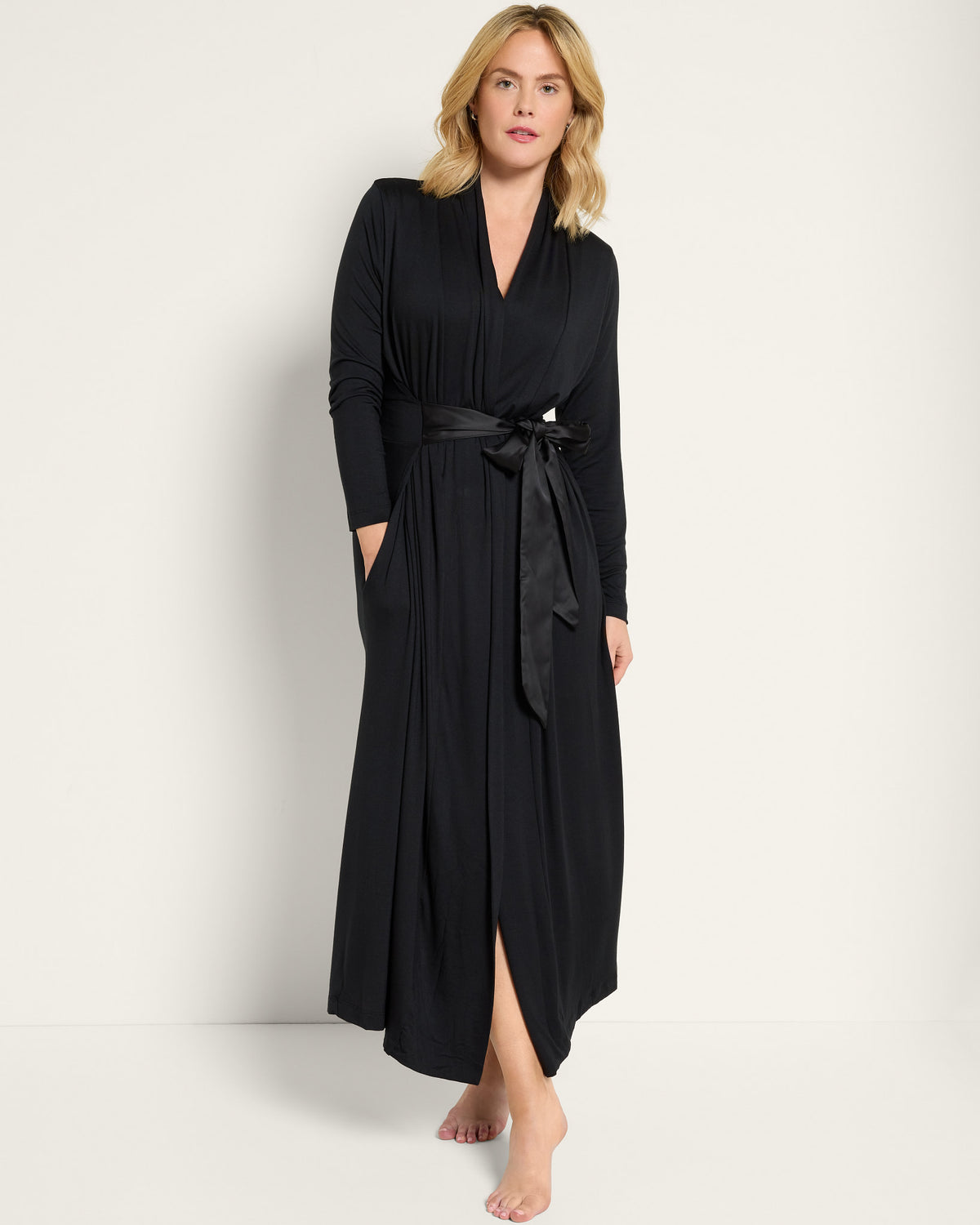 Black $|& SEAS Mightnight Robe - UGC On Fig