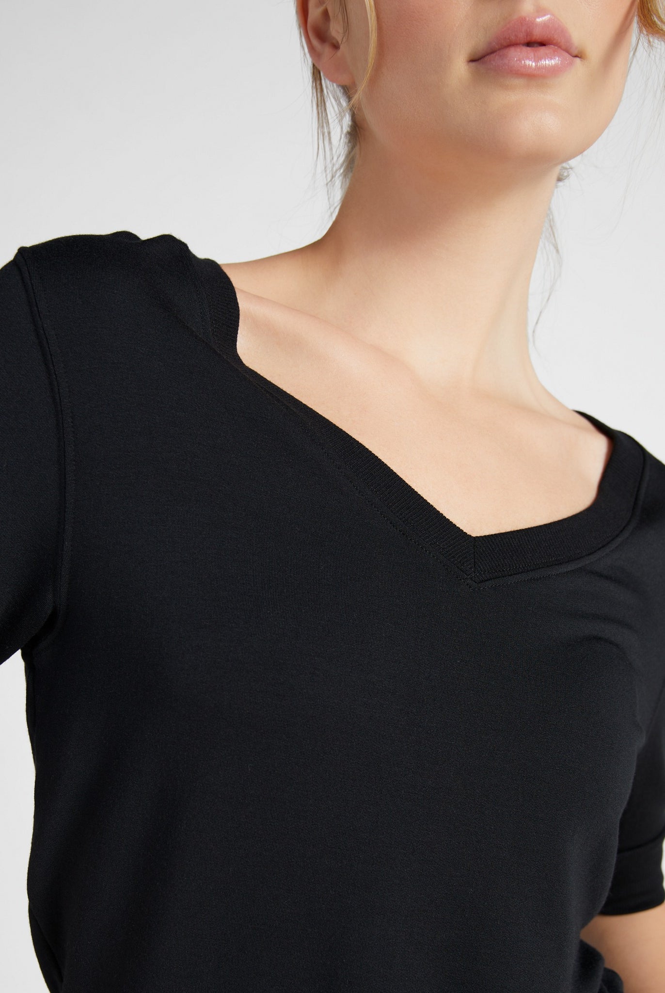 Black $|& Interval Flex Fleece Short Sleeve Top - SOF Detail