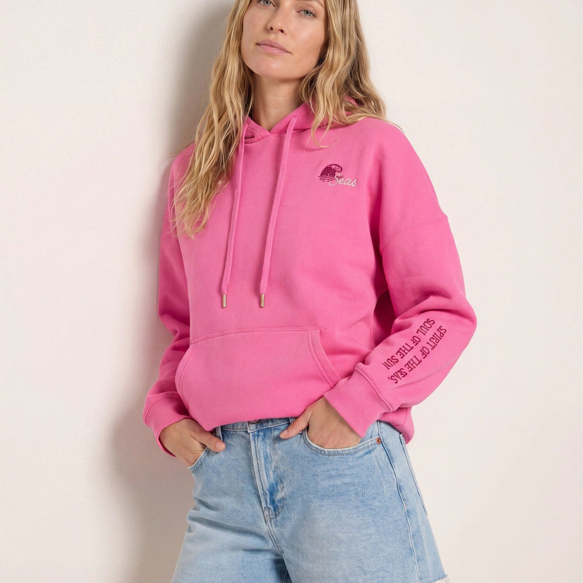Women's Graphic Tops – Wantable