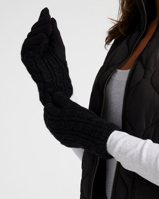 Black $|& Elegant Essence 3In1 - Cable Knit Gloves - SOF Detail