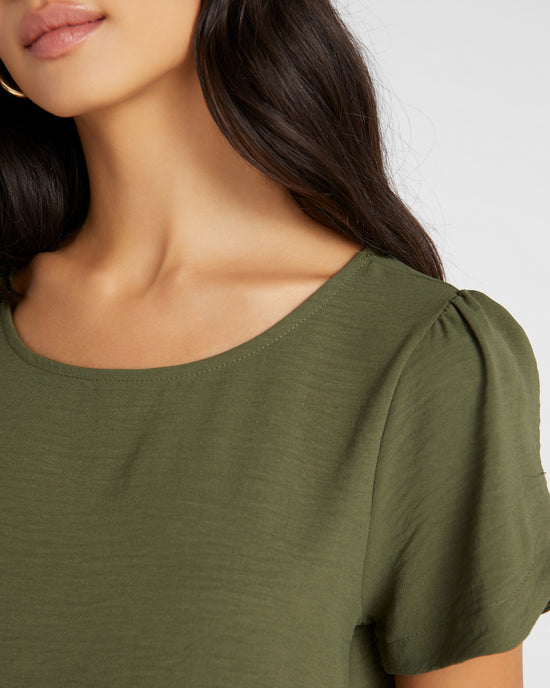 Olive $|& Les Amis Short Sleeve Tulip Top - SOF Detail