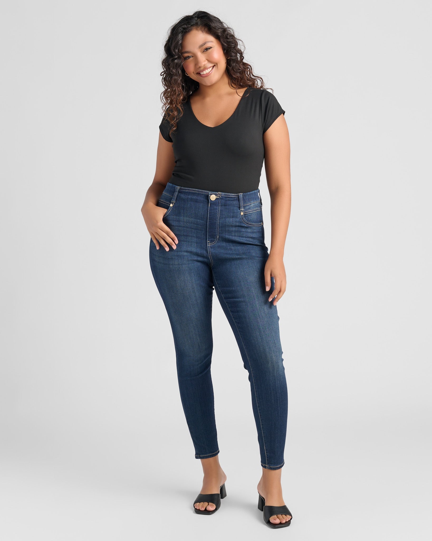 Payette $|& Liverpool Gia Glider - SOF Full Front