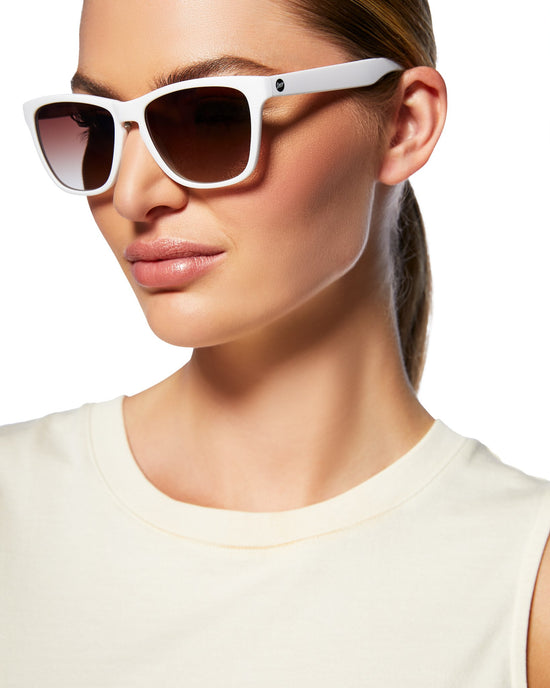 Snow Sepia $|& Sunski Headland Sunglasses - SOF Detail