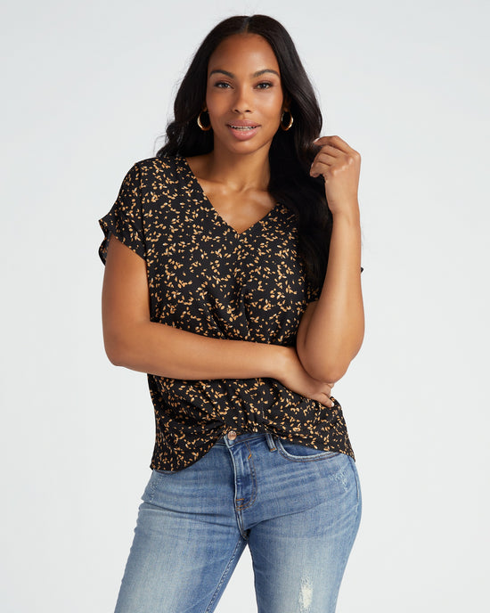 Blk/Tan Dots $|& West Kei Printed Woven Short Sleeve Twist Front Top - SOF Front