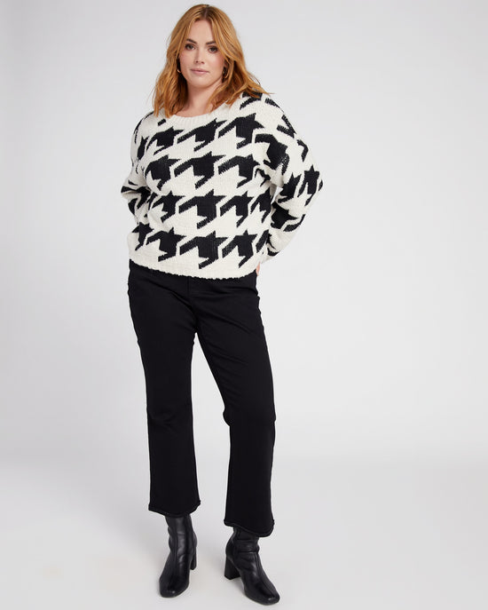 Ivory/Black $|& Bobeau Houndstooth Pullover - SOF Full Front