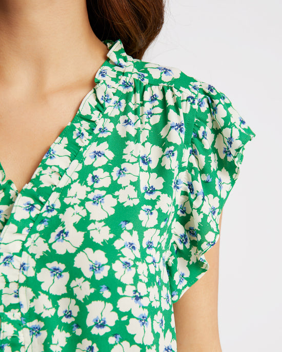 Green $|& VOY Los Angeles Ruffle Sleeve V-Neck Front Seam Detail Floral Top - SOF Detail
