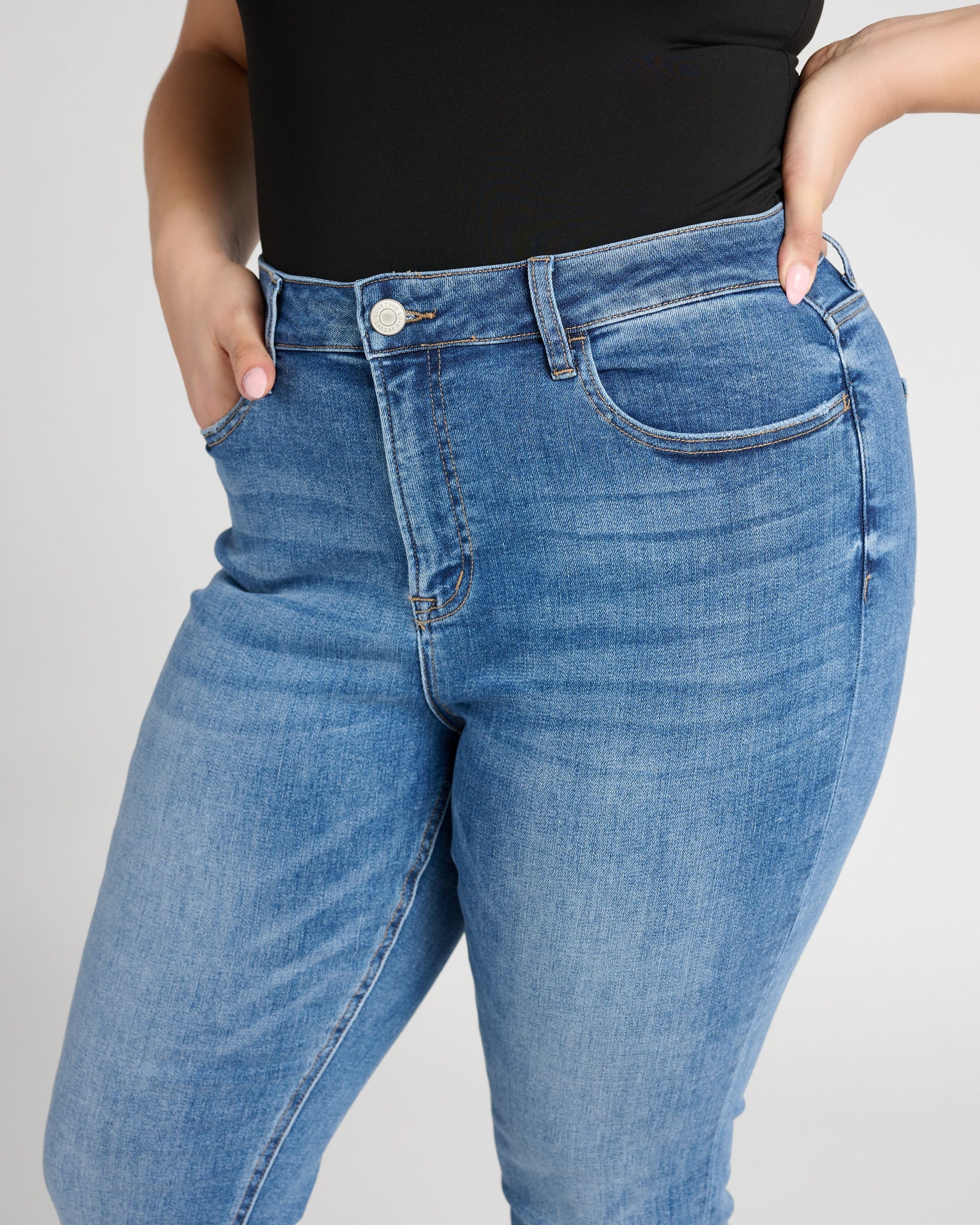 Medium Blue $|& Lovervet High Rise Straight Leg Ankle Jeans - SOF Detail