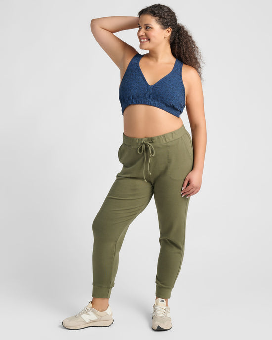 Olive $|& Interval Crescent Jogger - SOF Full Front