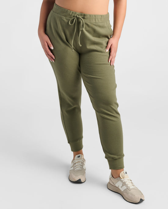 Olive $|& Interval Crescent Jogger - SOF Front