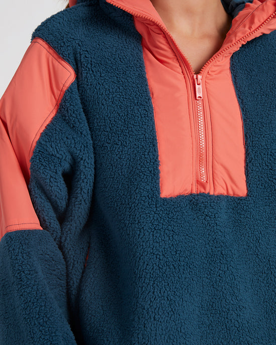 Alpine (4010) $|& Free People Movement Lead the Pack Pullover Fleece - SOF Detail