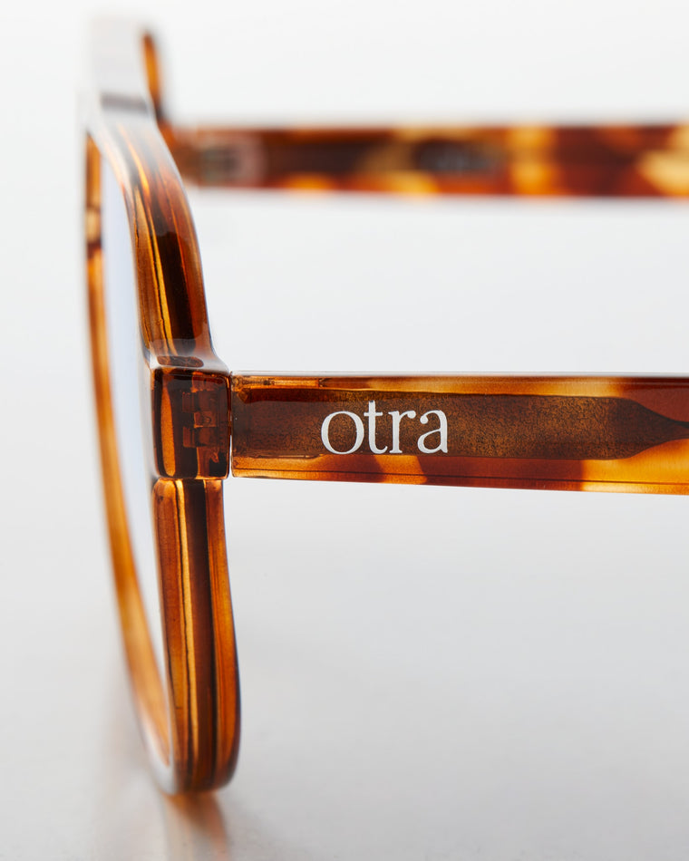 Tort $|& Otra Eyewear Stevie Sunglass - Hanger Detail