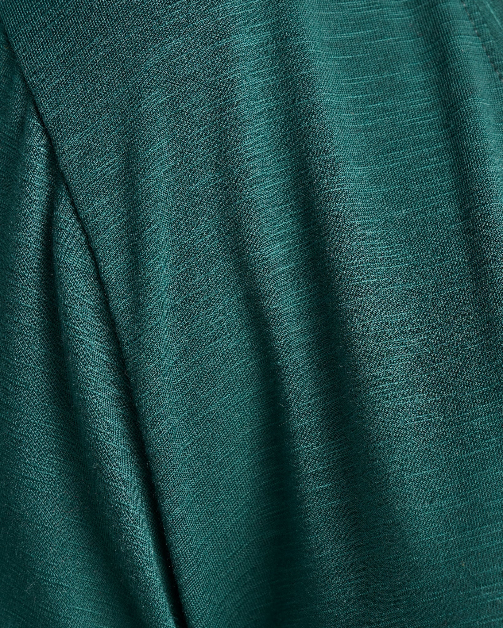 Dark Hunter Green $|& SEAS Essential Slub V-Neck Tee - SOF Detail