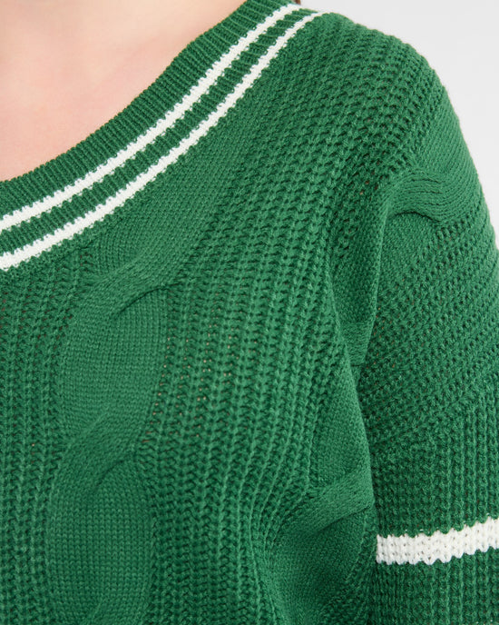 Green $|& Vanilla Bay Solid V-Neck Twisted Embossed Knit Sweater - SOF Detail