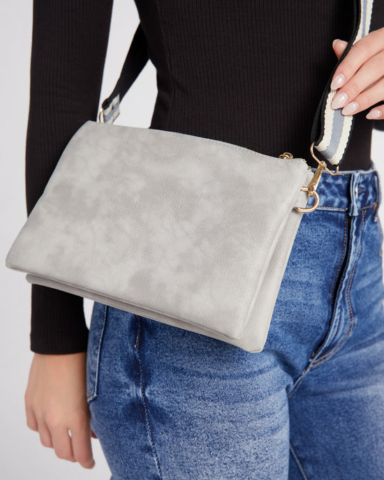 Lt. Grey $|& Jen & Co. Izzy Crossbody - SOF Detail