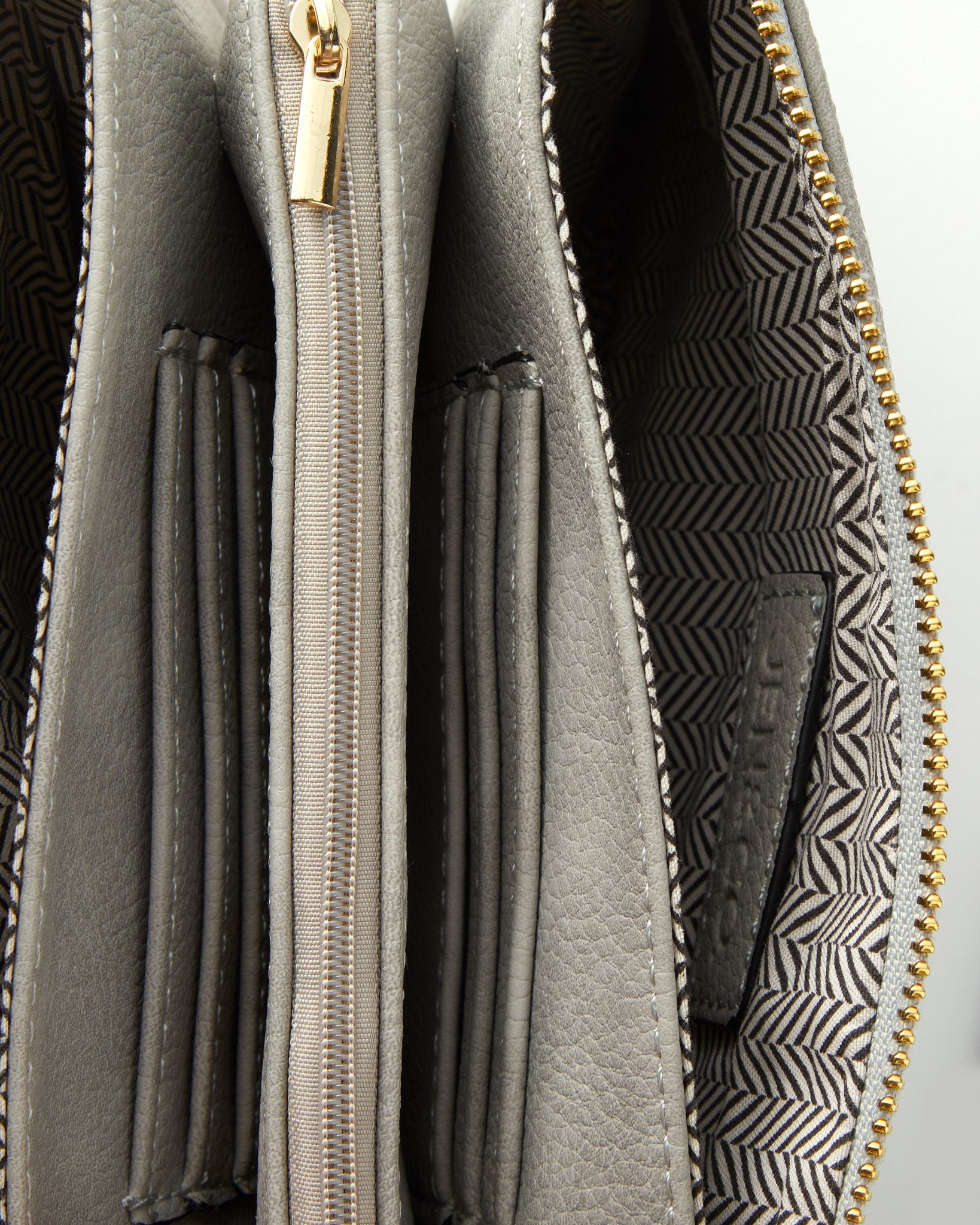 Light Grey $|& Jen & Co. Izzy Crossbody