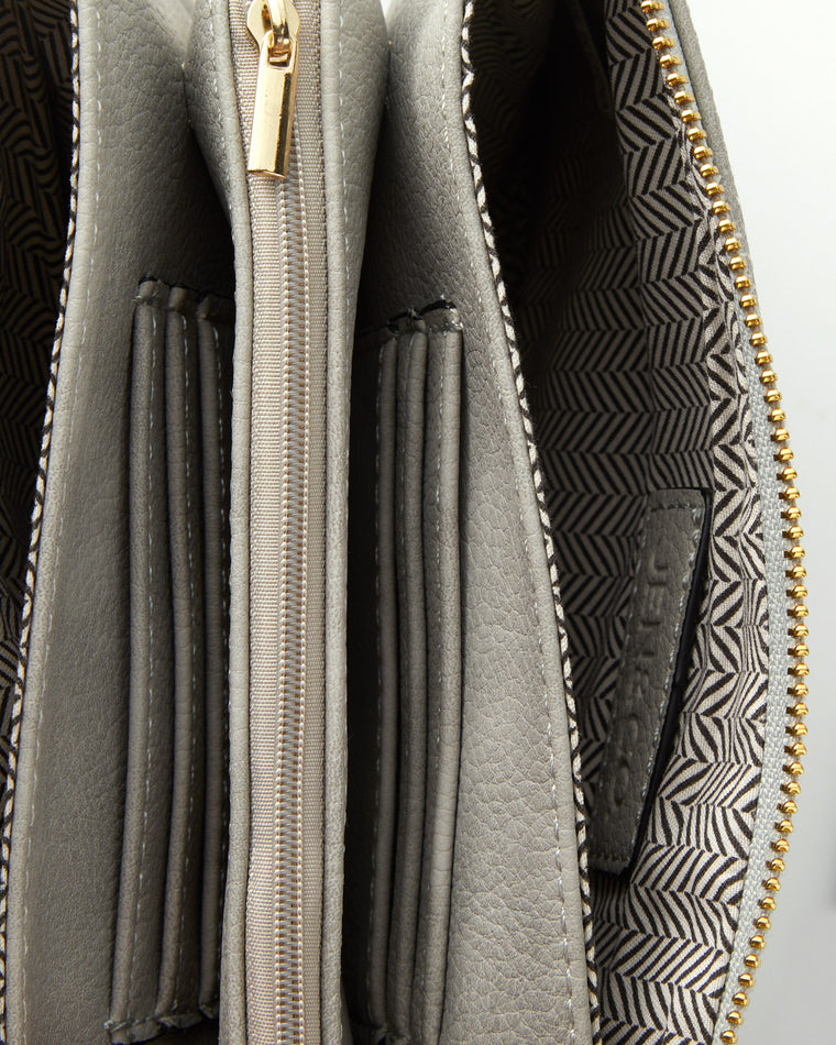 Lt. Grey $|& Jen & Co. Izzy Crossbody - Hanger Detail