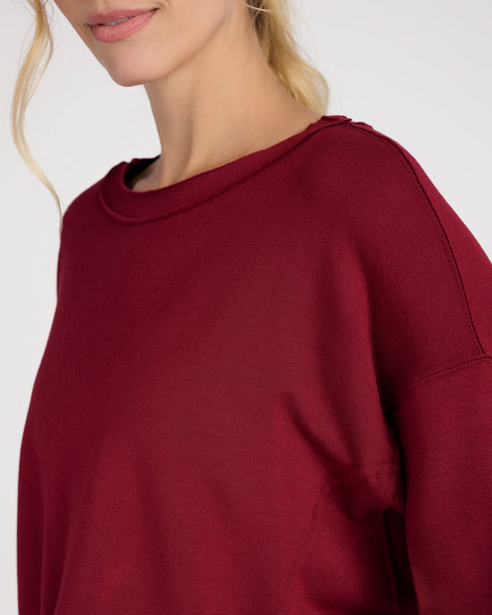 Cabernet $|& Interval Long Sleeve Cropped Pullover - SOF Detail