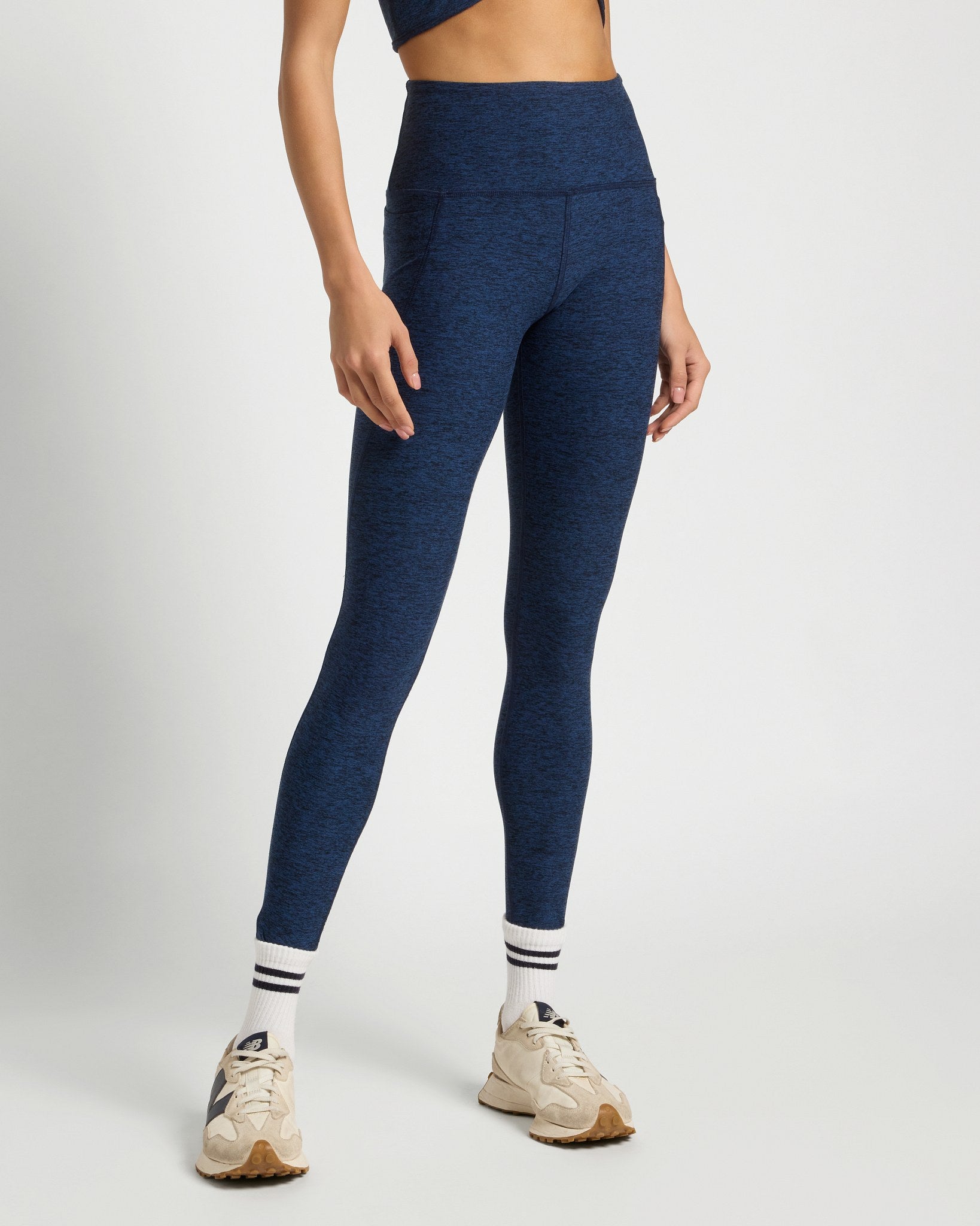 Iris Black $|& Interval FlowHeather Sculpt Pocket Legging - SOF Front