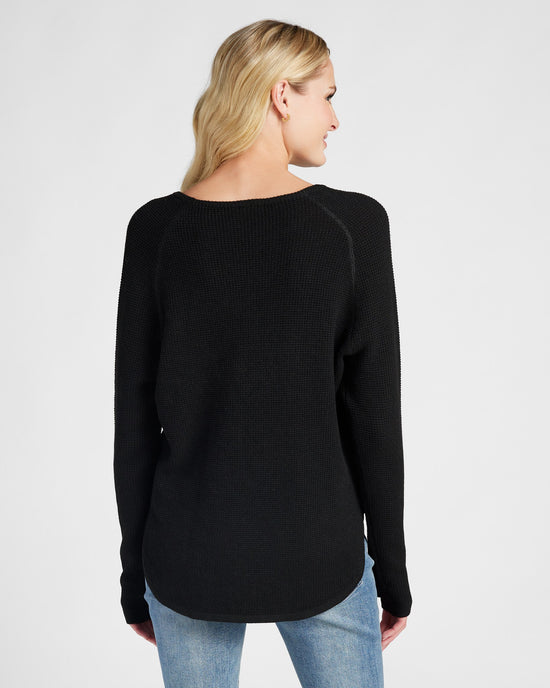 Black $|& Herizon Wanderer Thumbhole Tunic - SOF Back