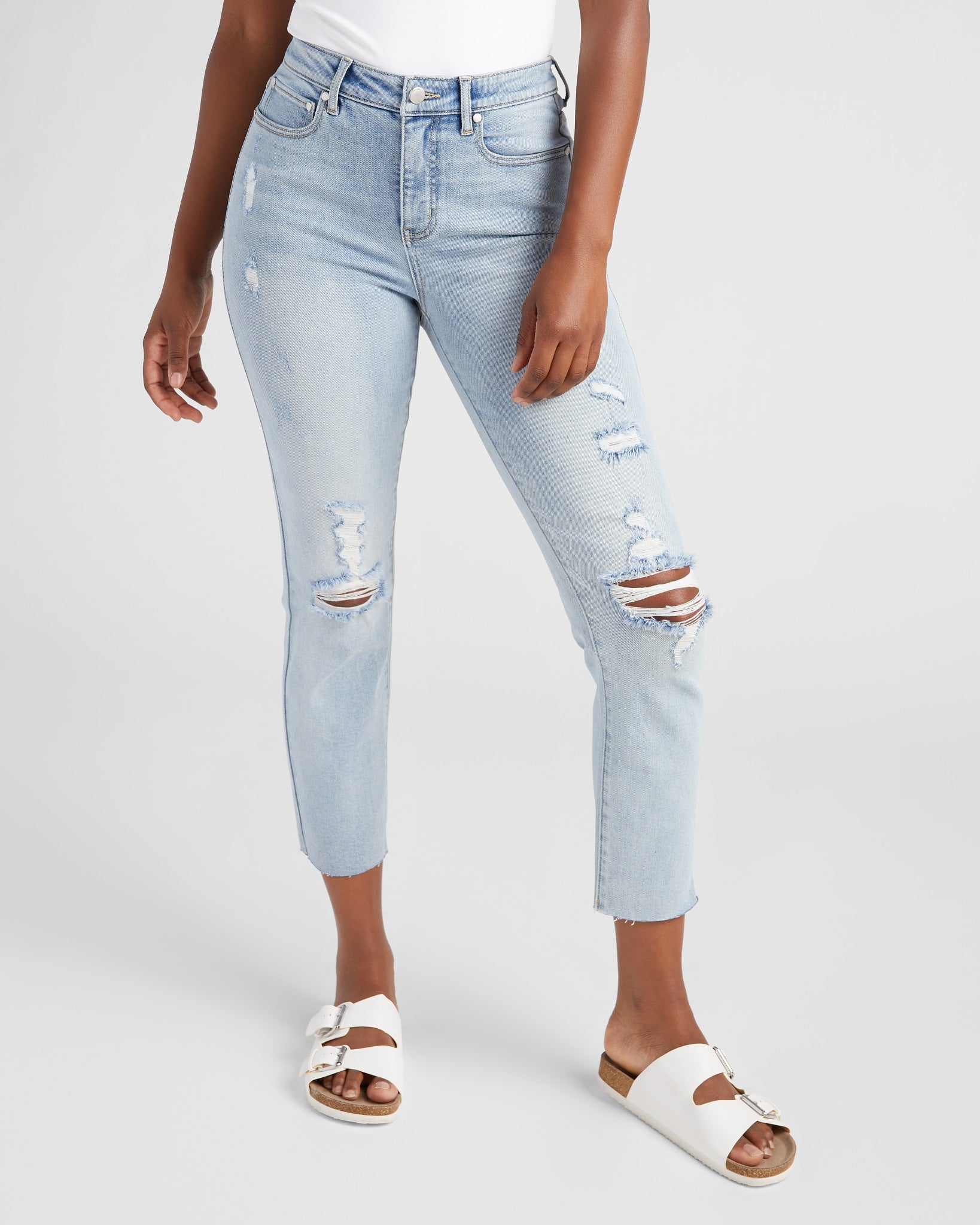 Light Wash $|& SEAS Carly High Rise Cropped Straight Leg Jeans - SOF Front