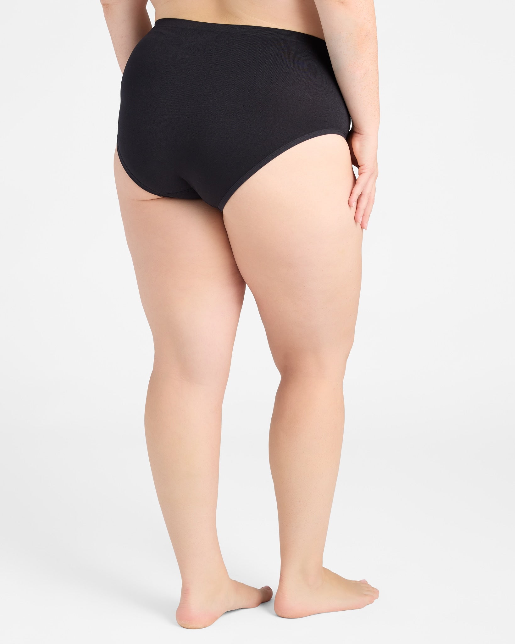 Black/Porcelain/Brown $|& Capezio Seamless Textured Hipster 3 Pack - SOF Back