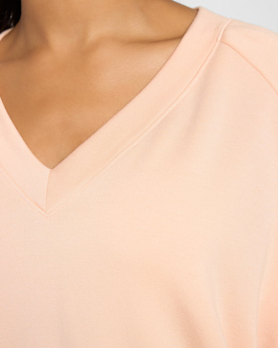 Beachy Blush $|& SEAS Palmer Ranch Fleece V-Neck Top - SOF Full Front