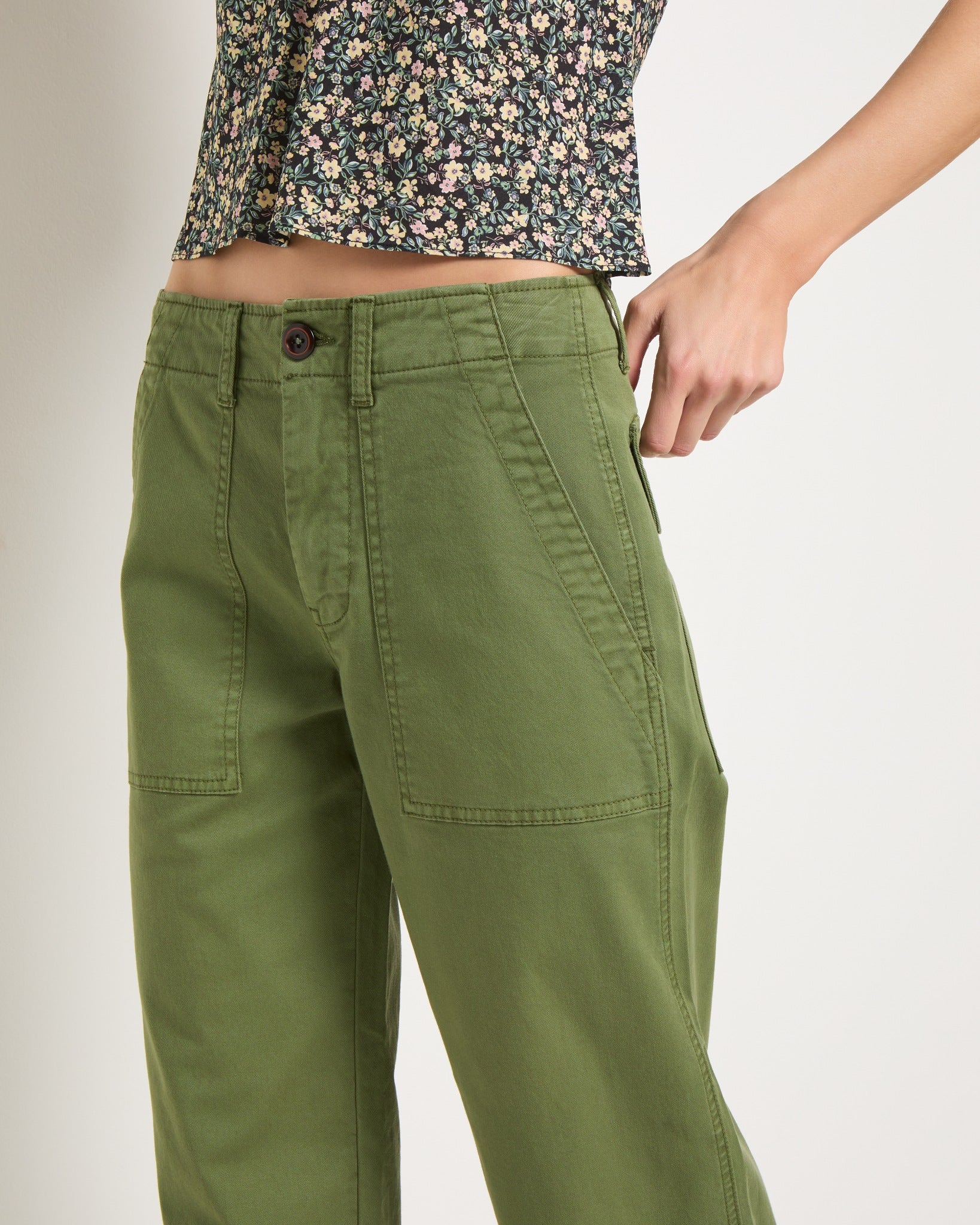 Matcha $|& SEAS Bungalow Cuffed Twill Utility Pant - SOF Full Front
