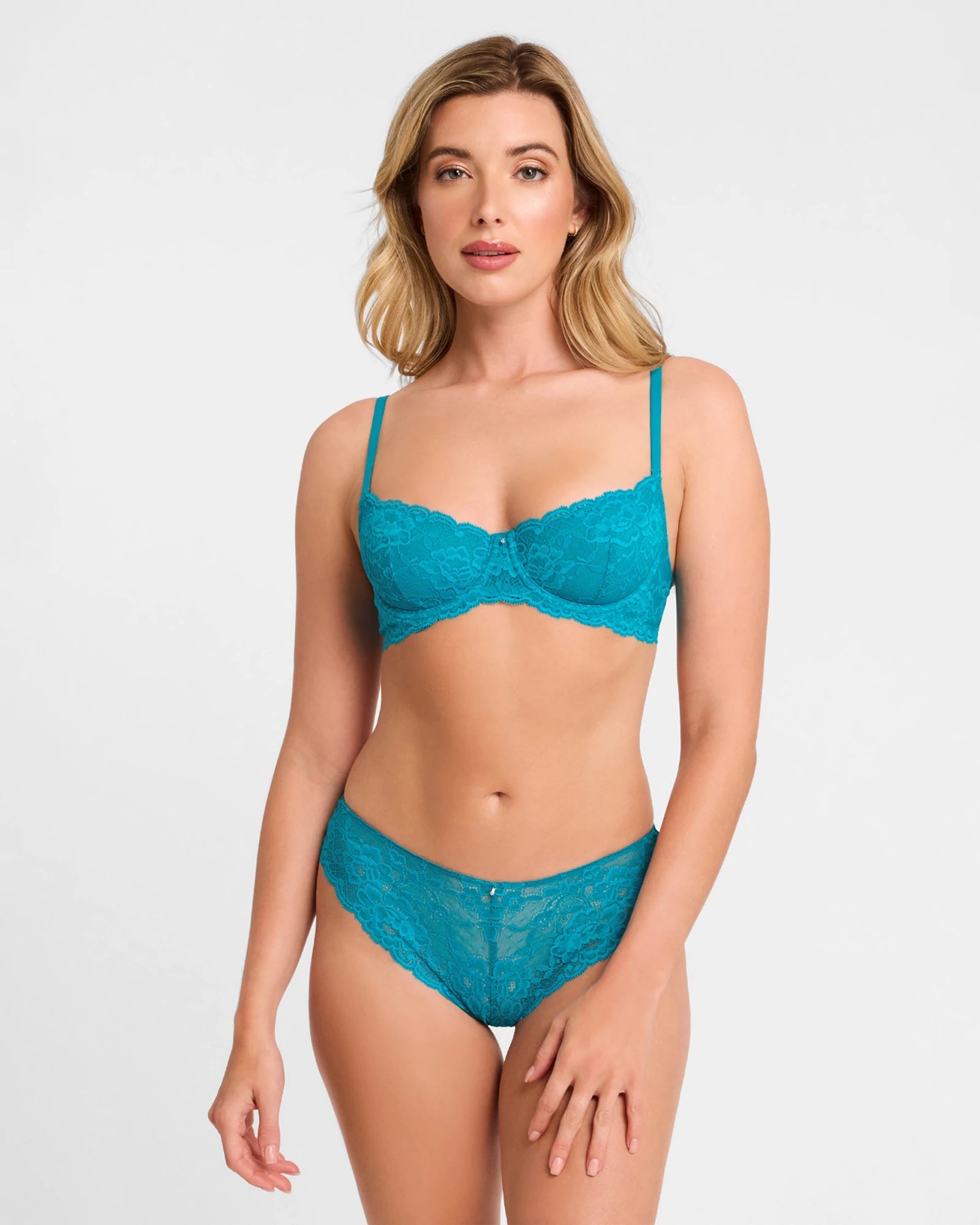 Turquoise $|& Montelle Brazilian - VOF Detail