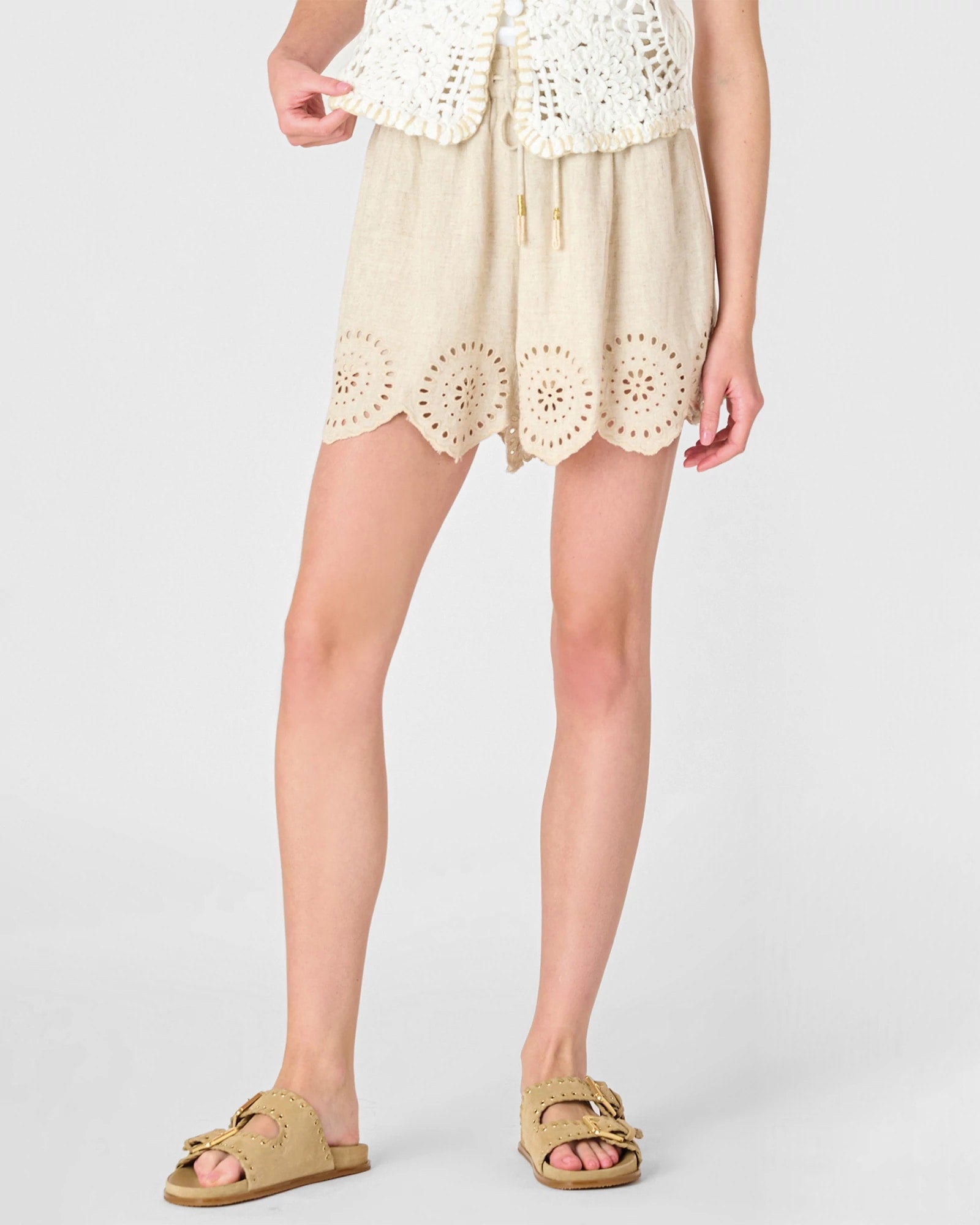 Neutral Linen $|& DEX Eyelet Linen-Blend Pull On Short - VOF Detail