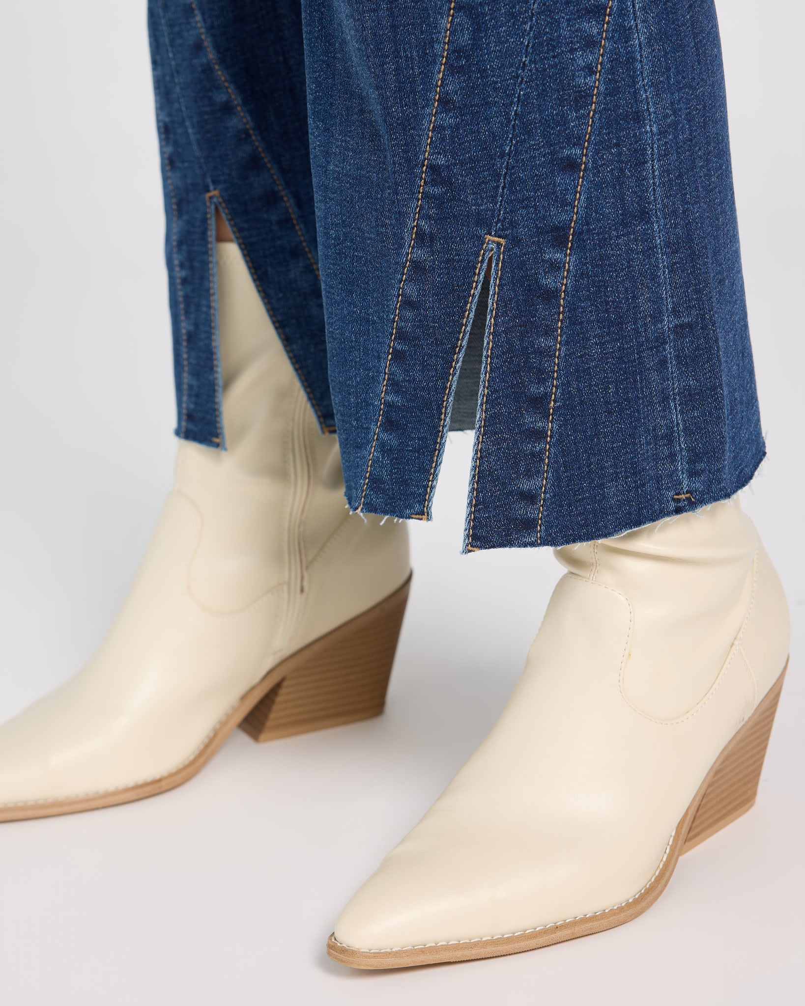 Bowers $|& Liverpool Gia Glider Crop Flare with Twisted Seam - SOF Full Front