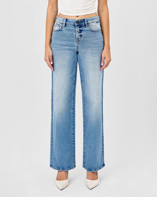 Medium Wash $|& Hidden The Logan Dad Jean - VOF Detail