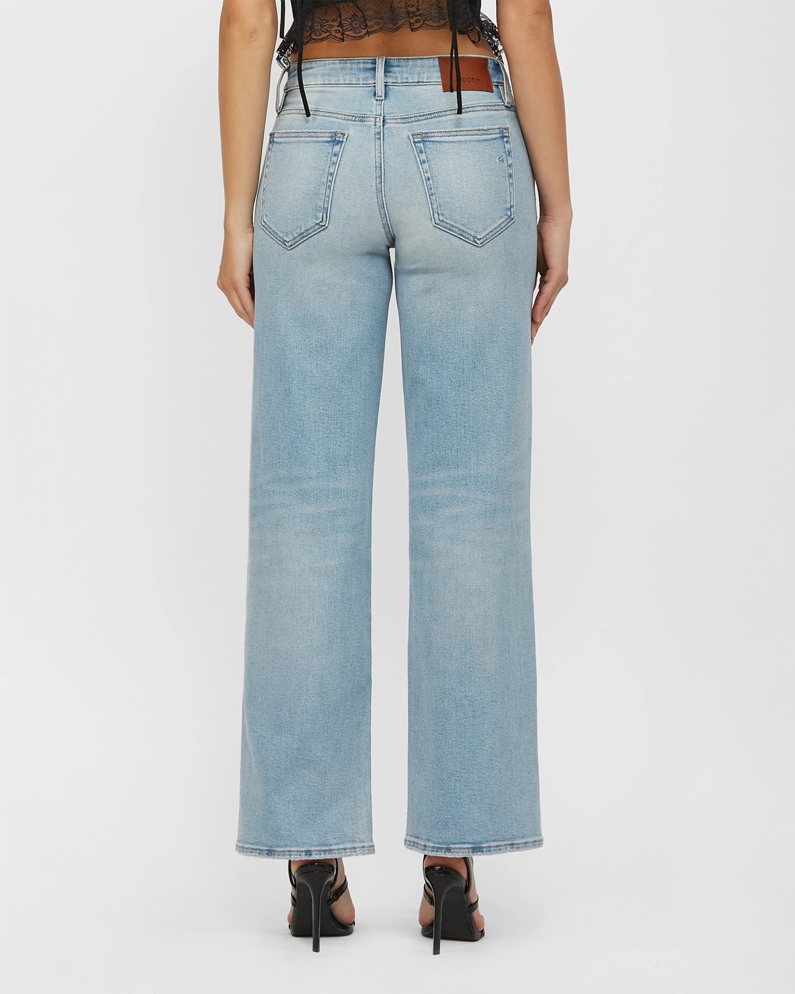 Light Wash $|& Hidden The Logan Mid Rise Dad Jean - Hanger Side