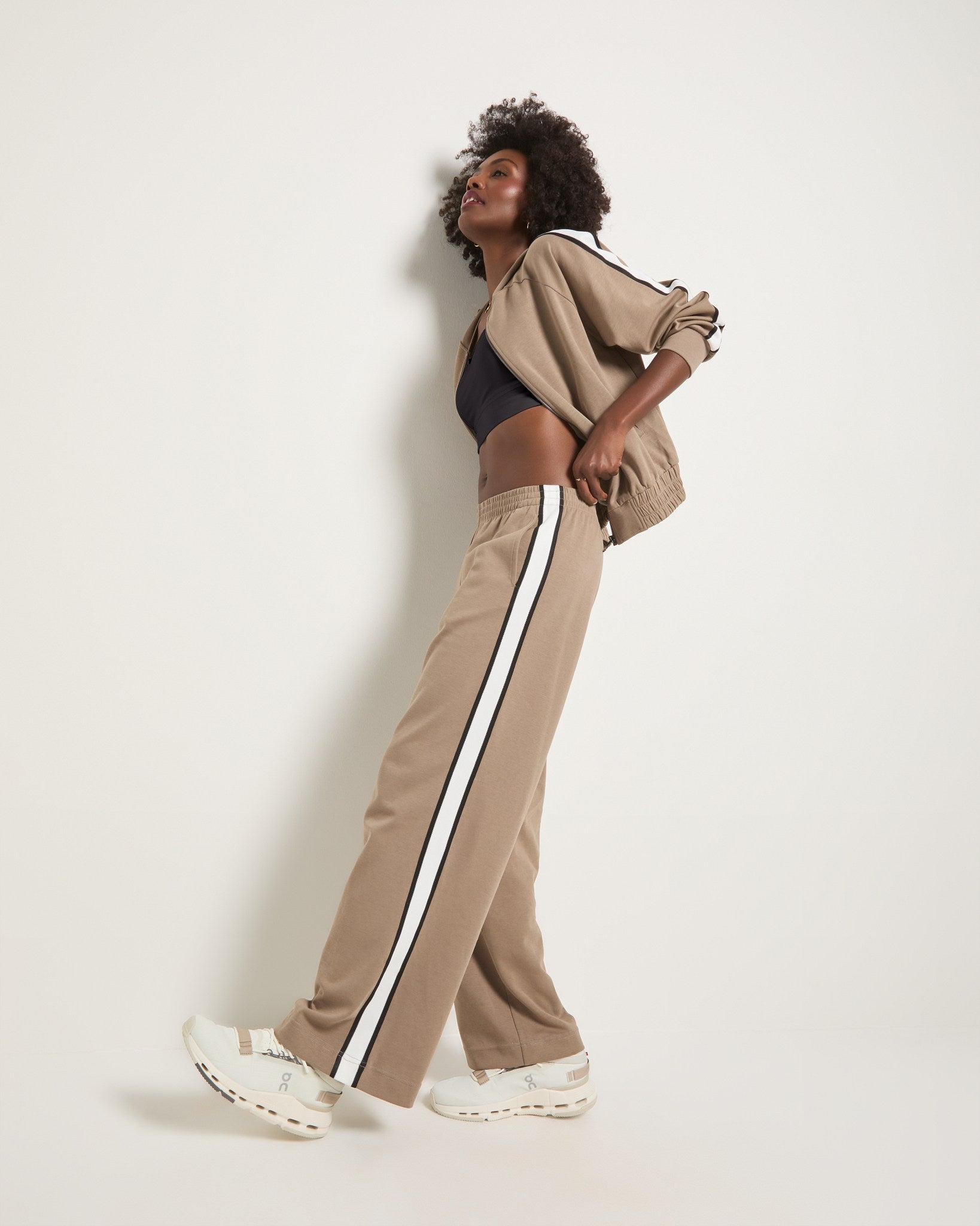 Sand Stone $|& Interval Warm Up Pant - UGC On Fig