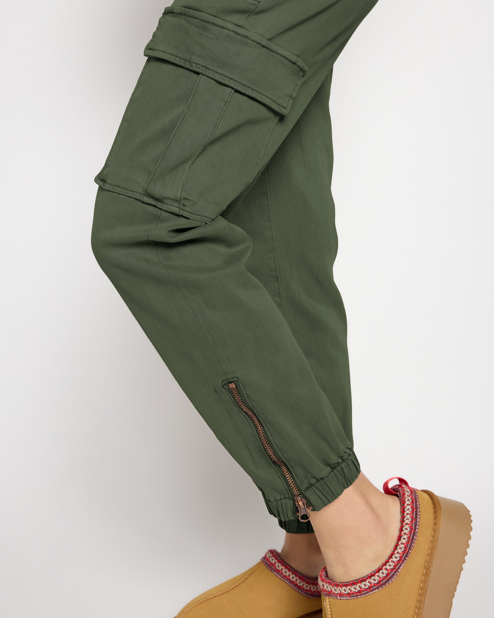 Olive Branch $|& Herizon Niki Cargo Pant - SOF Full Front