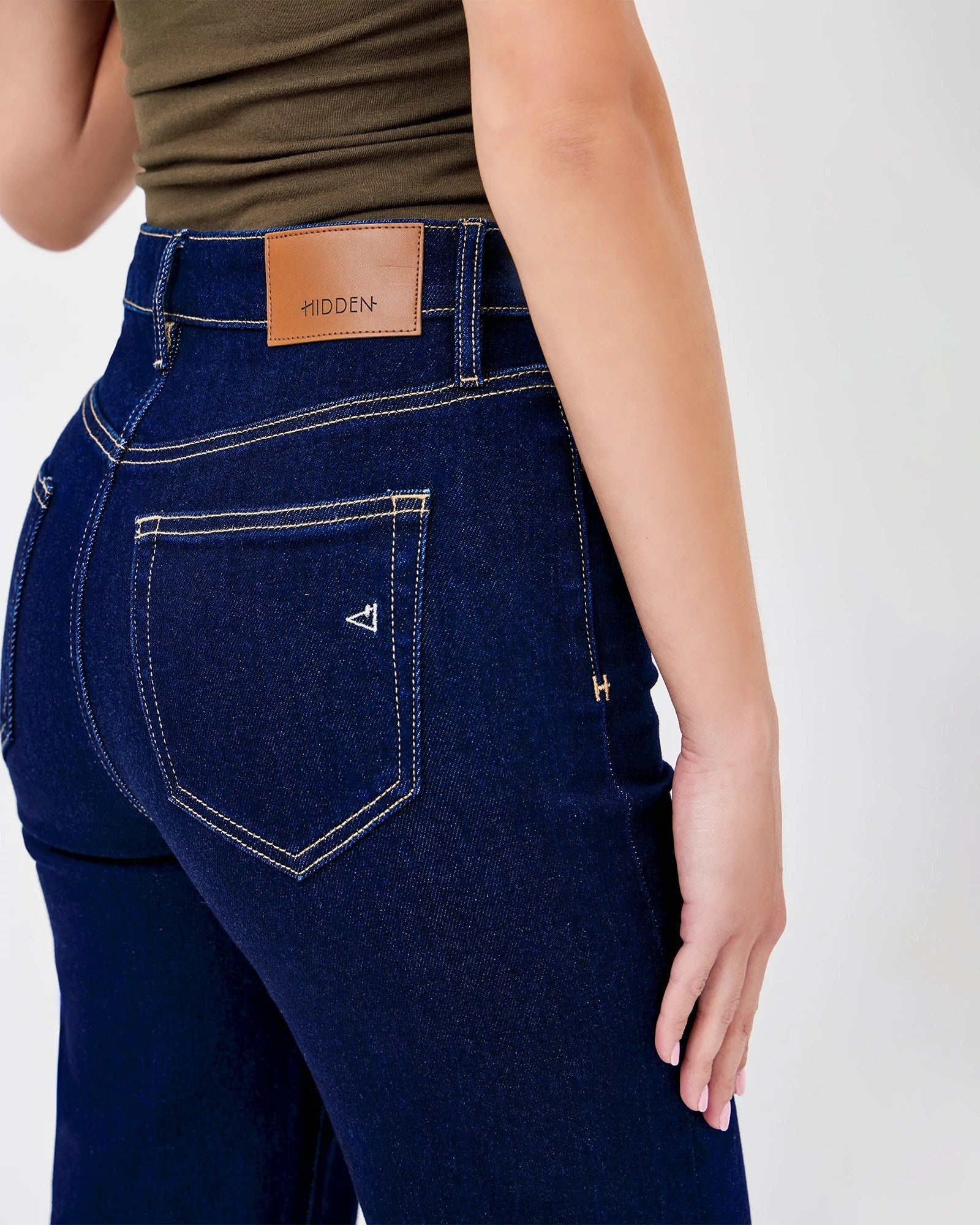 Rinse $|& Hidden The Happi Comfort Flare - Hanger Back