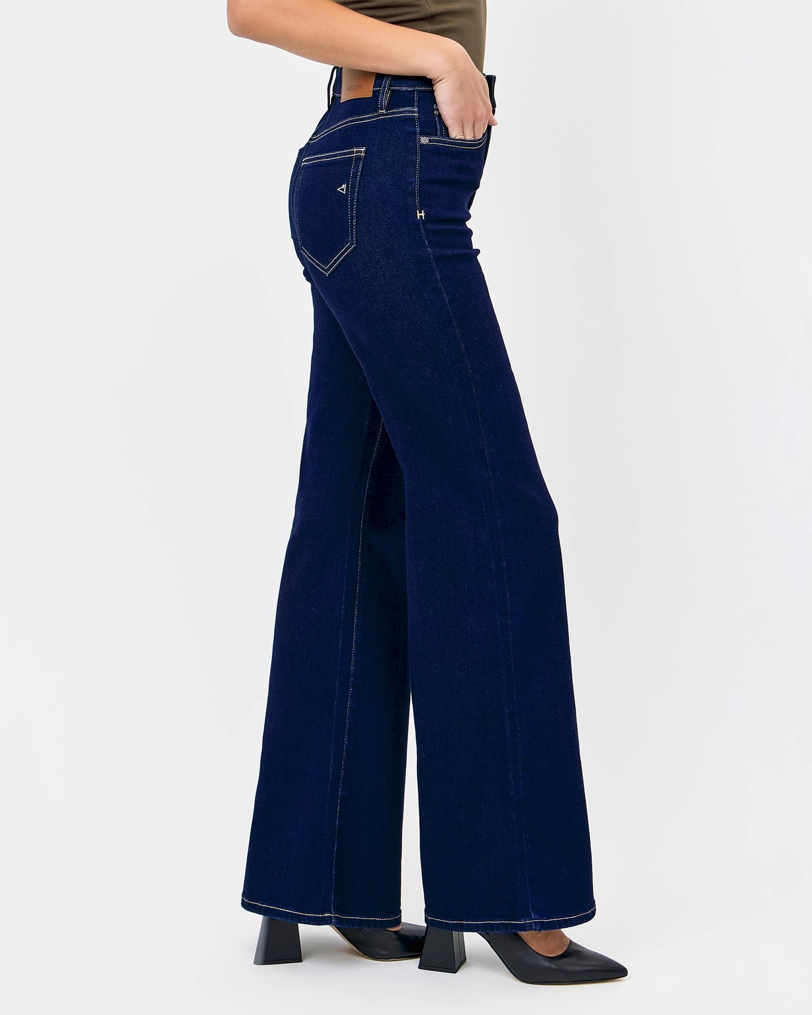 Rinse $|& Hidden The Happi Comfort Flare - Hanger Front