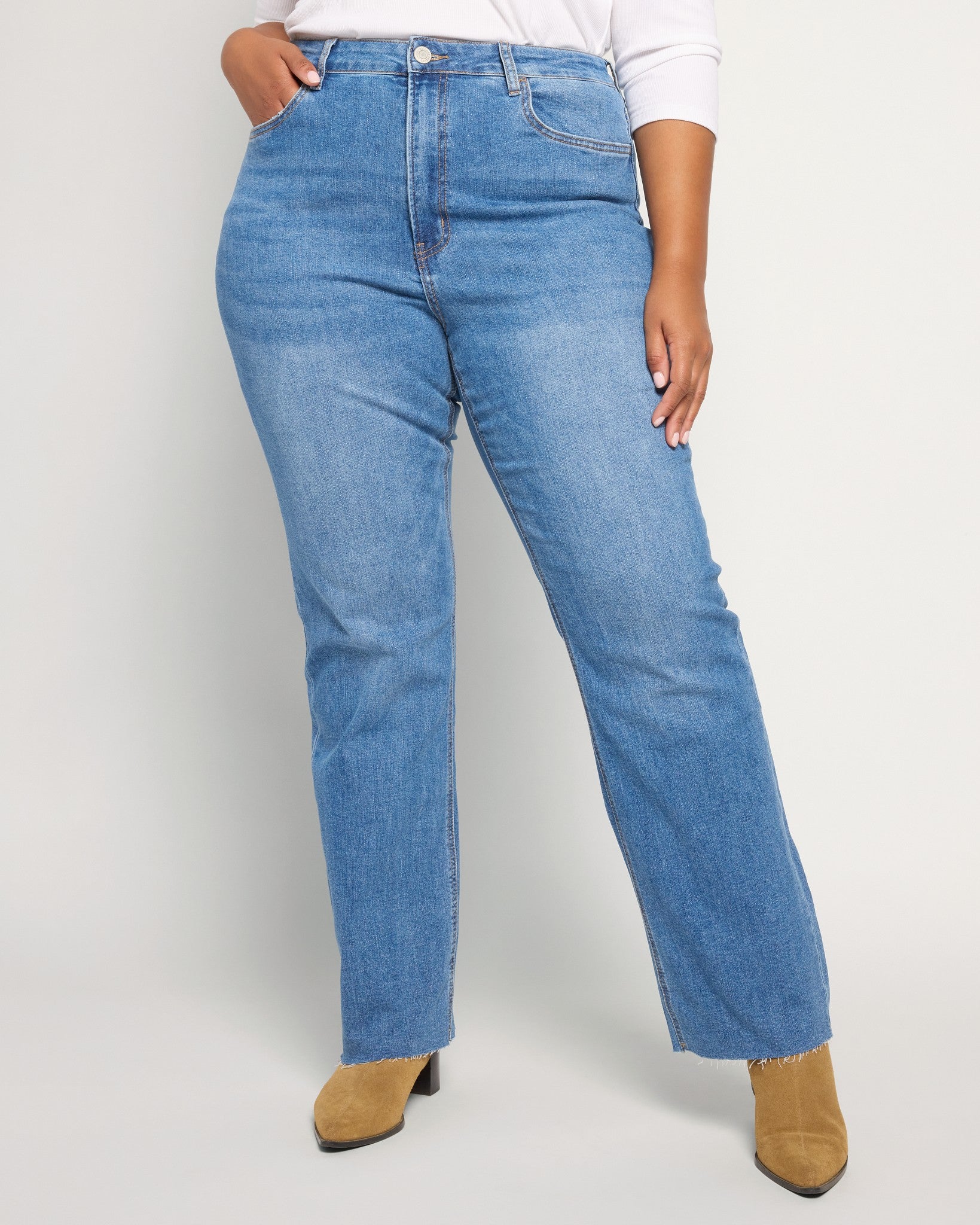 Medium Wash $|& Lovervet 90's Dad Jeans - SOF Front