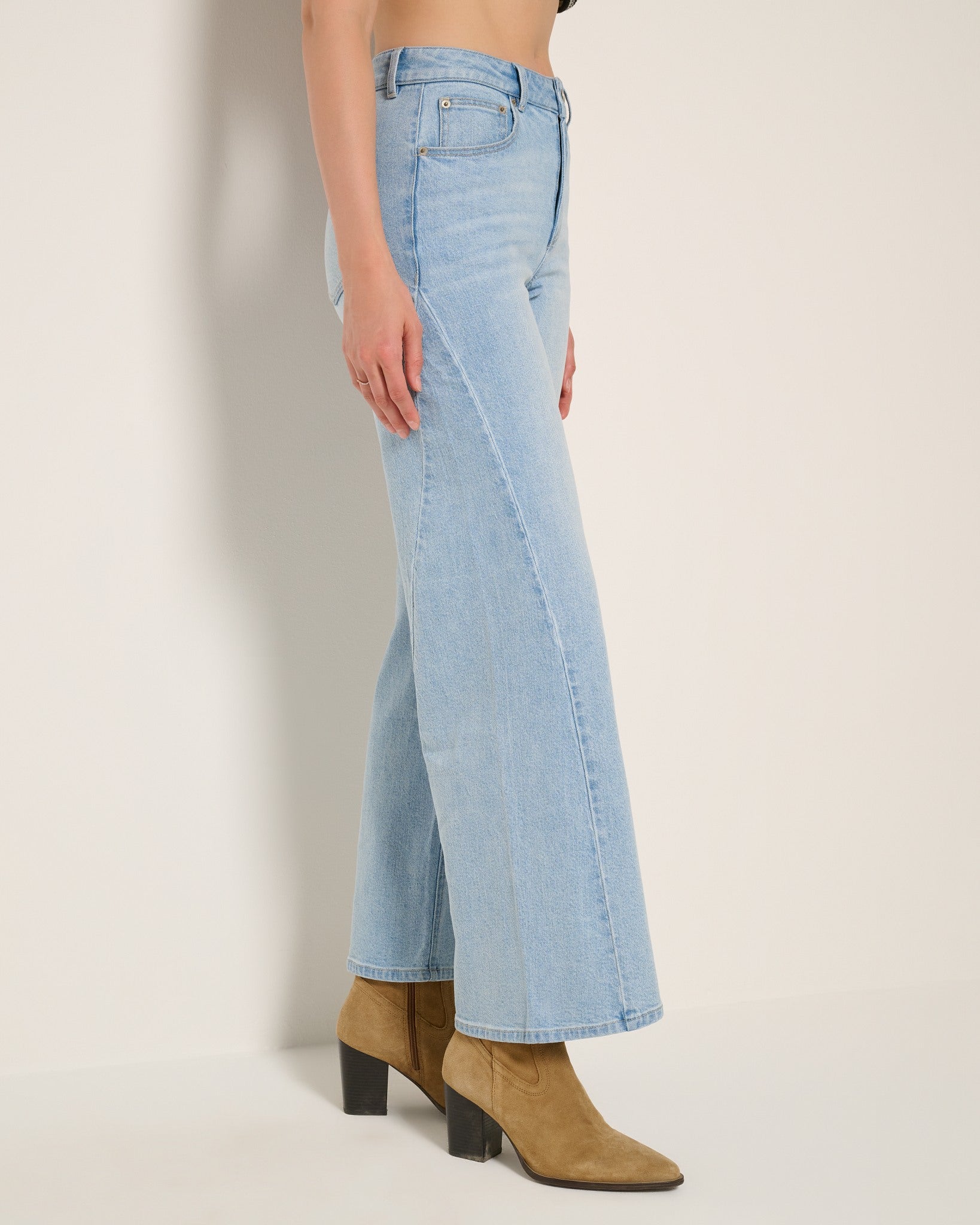 Lakeside $|& SEAS Camelia Flare Jean - VOF Front