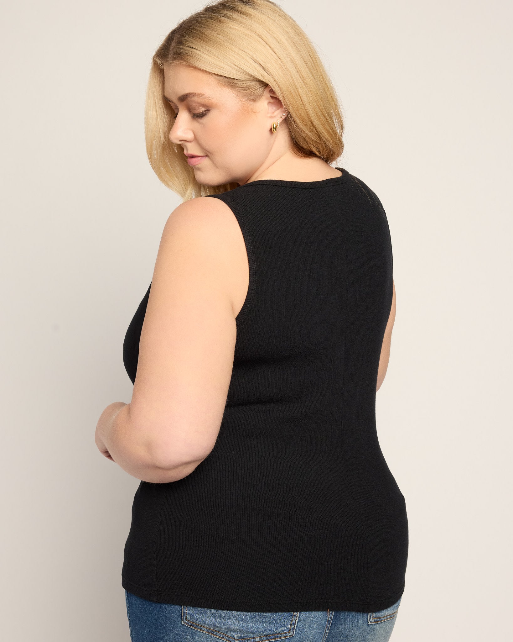 Black $|& Herizon Alpine V-Neck Tank - SOF Back