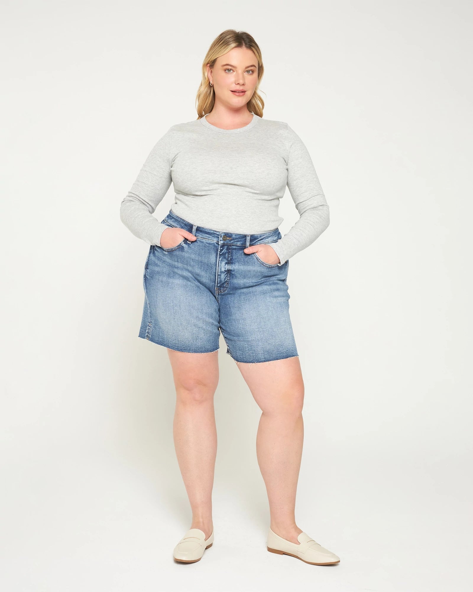 Vintage Blue $|& Mica Denim High Rise Raw Hem Denim Shorts - VOF Detail