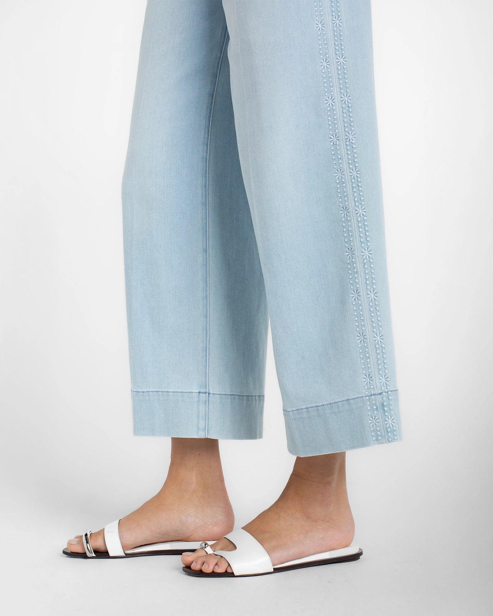 Marine Flowers $|& Liverpool Stride Wide Leg Crop With Side Seam - Hanger Back