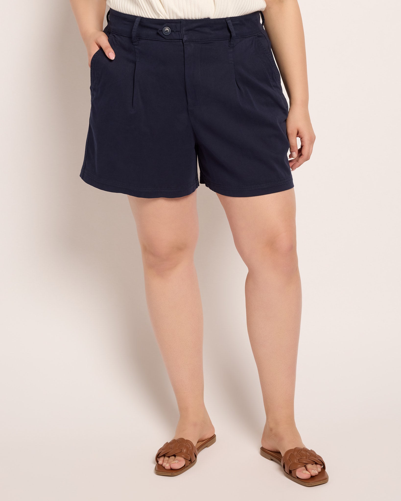 Deep Midnight $|& Liverpool Pleated Trouser Short - SOF Front