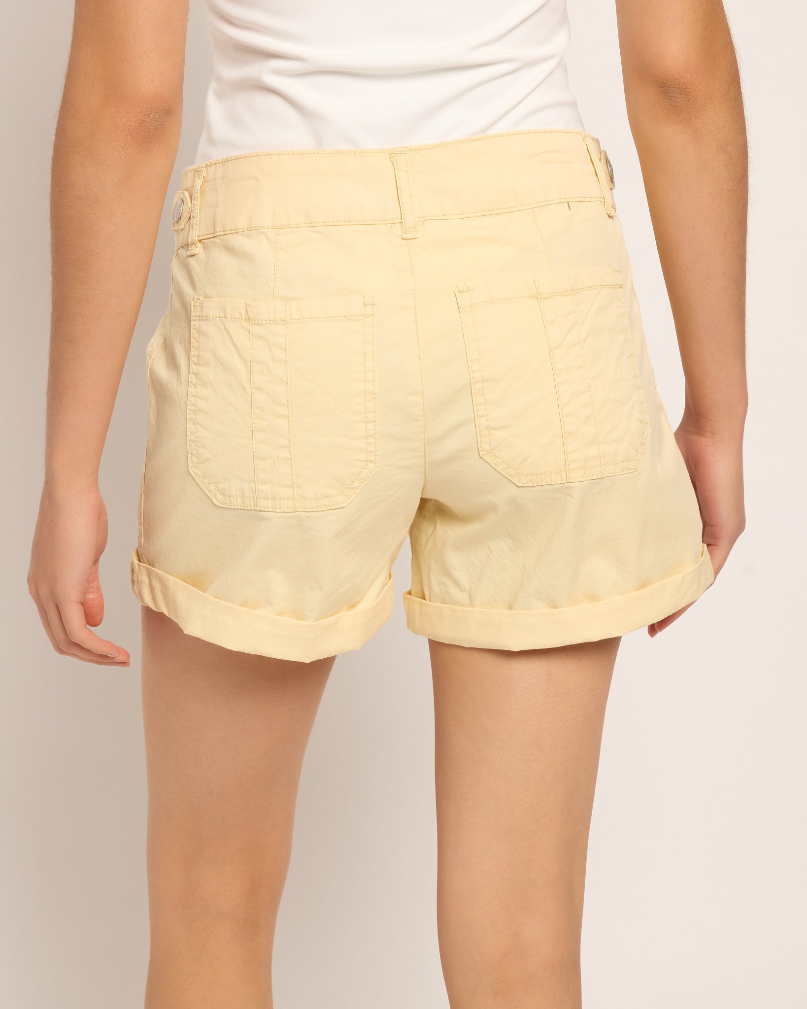 Anise Flower $|& Kensie Mid Rise Double Roll Twill Short - SOF Back