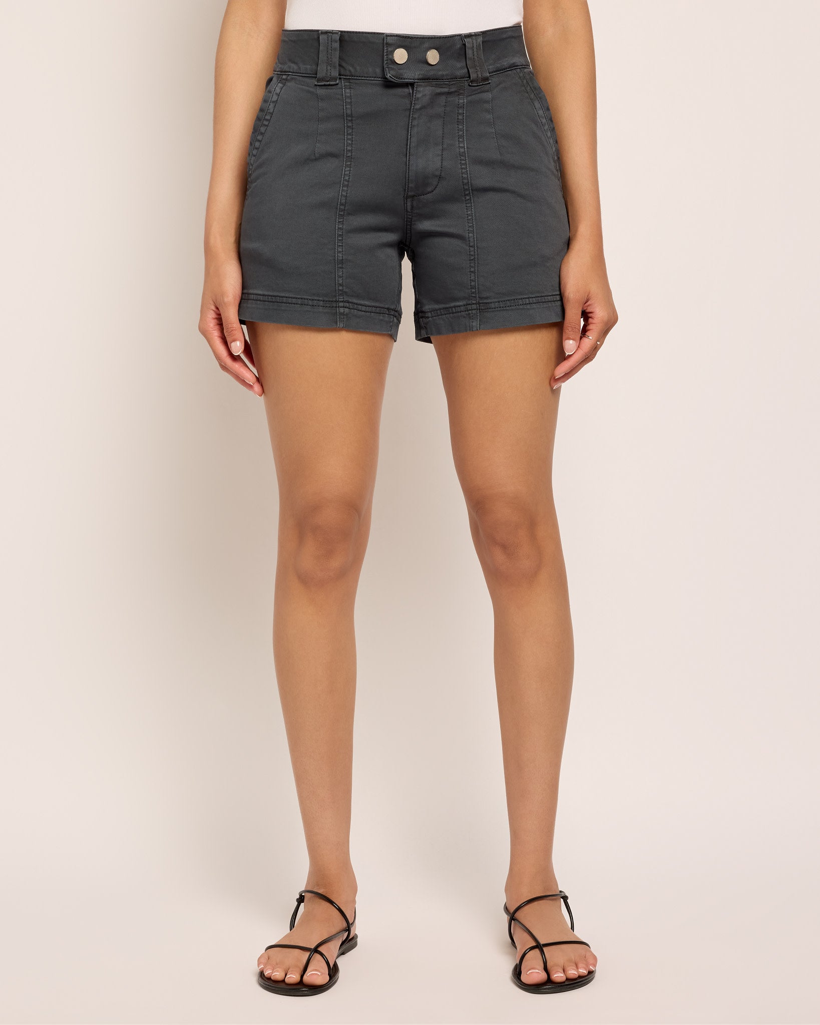 Graphite $|& Herizon Skyline Short - SOF Front