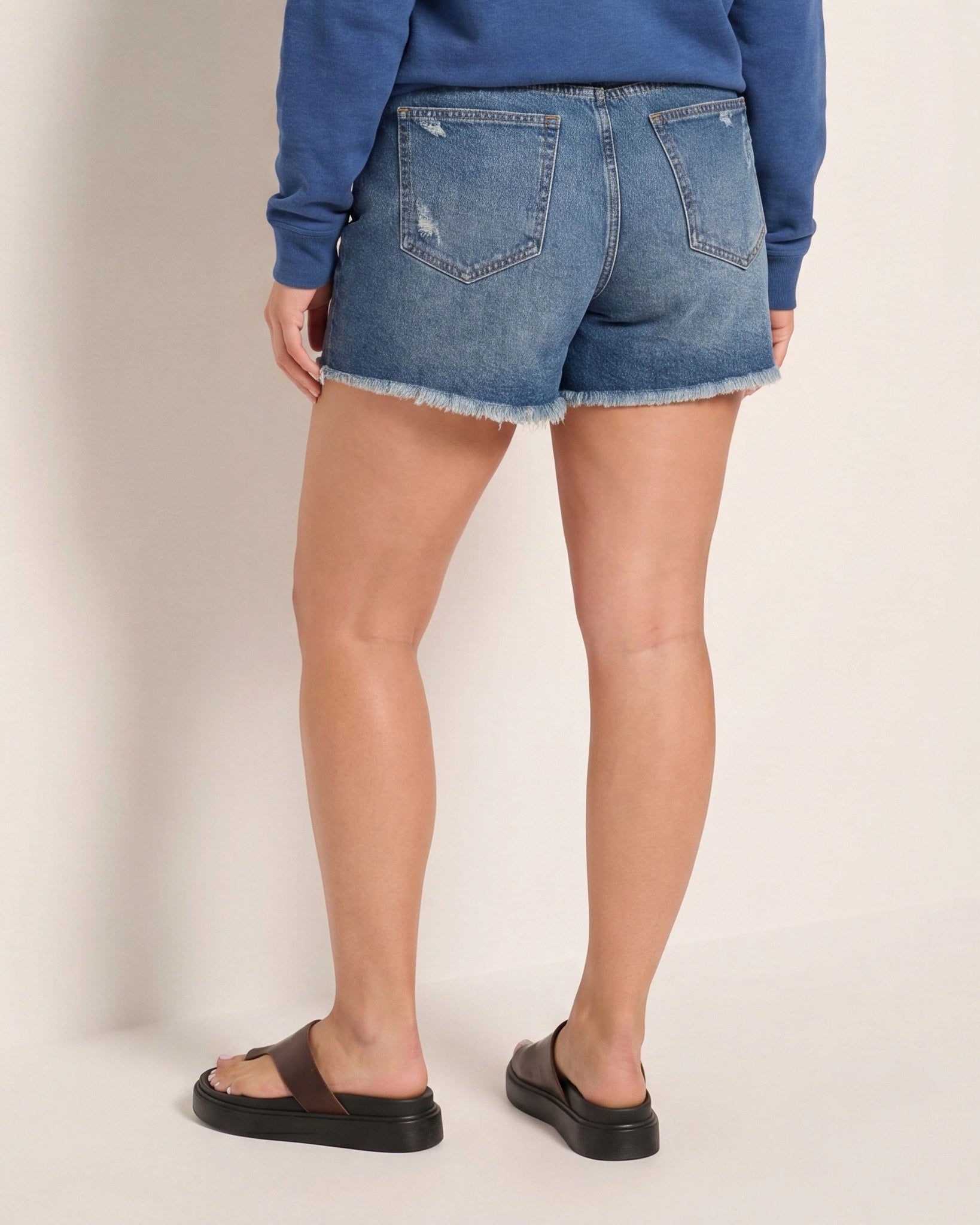 Storm $|& SEAS Maple Distressed Short - SOF Back