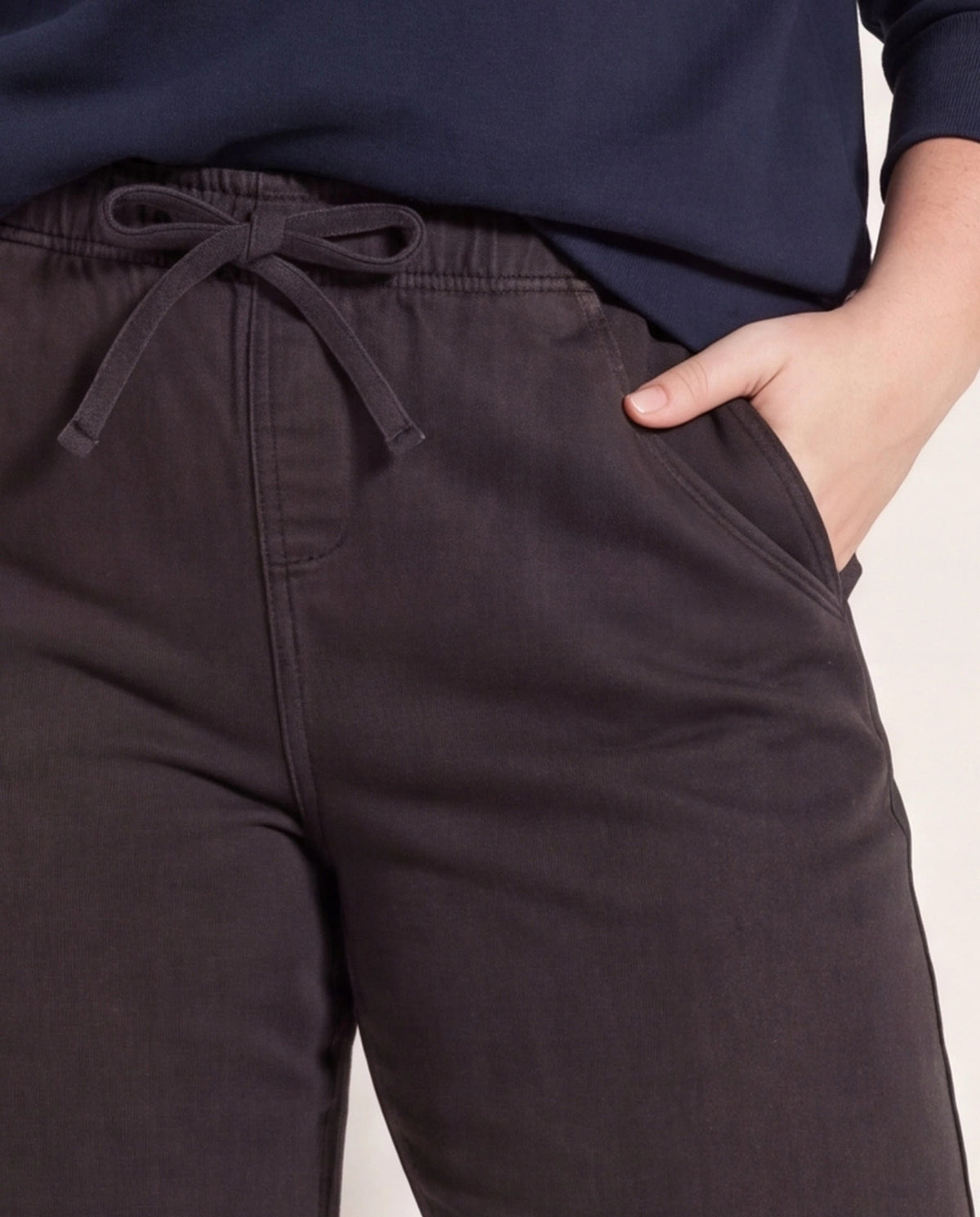 Graphite $|& SEAS Ellie Drawstring Straight Leg Pant - SOF Full Front