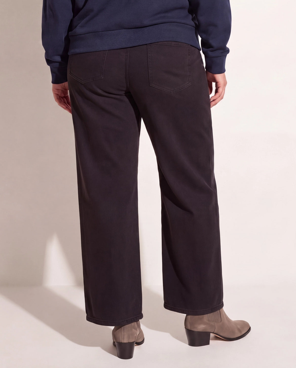 Graphite $|& SEAS Ellie Drawstring Straight Leg Pant - SOF Back