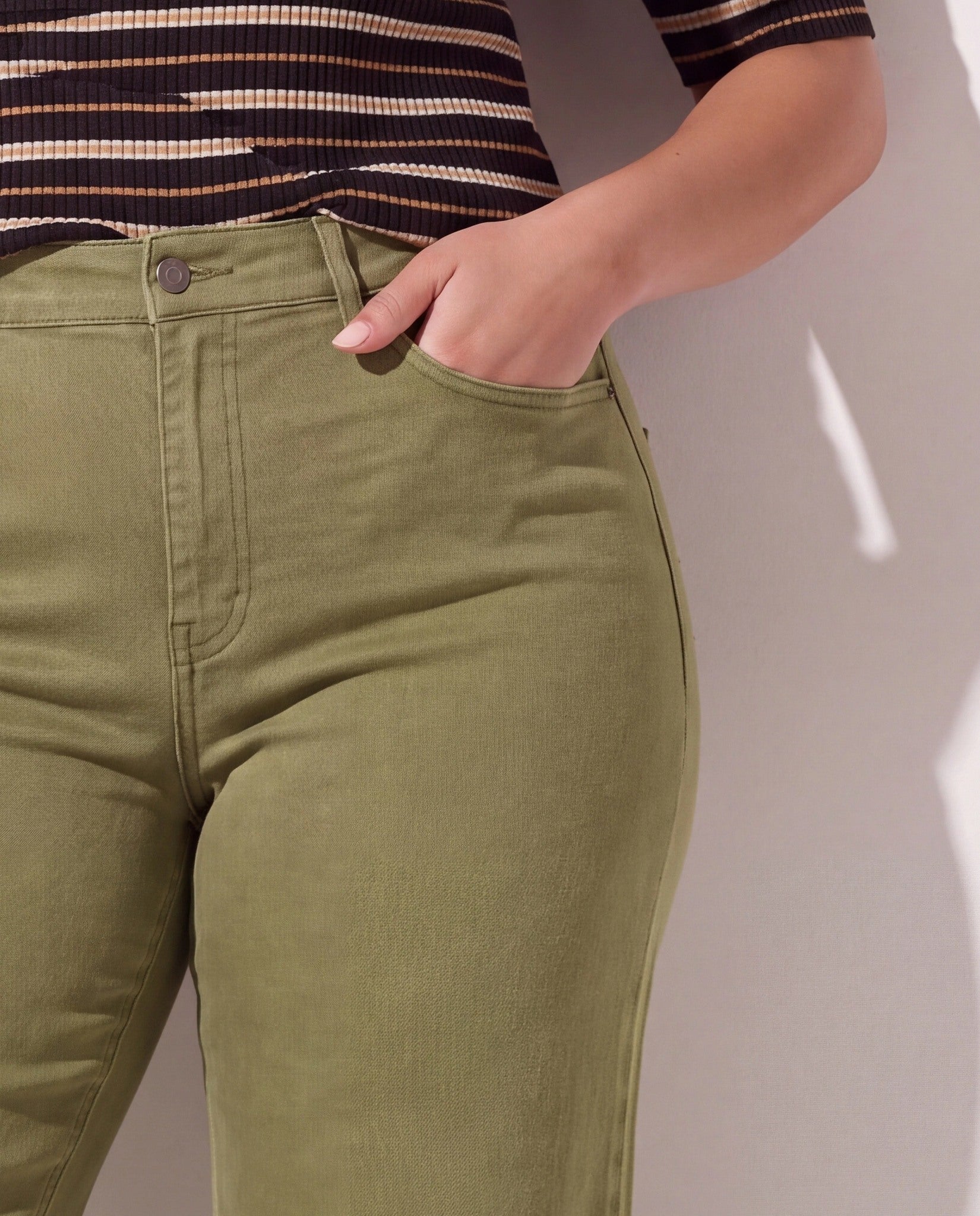 Olive Branch $|& SEAS Layla Wide Leg Jean - SOF Full Front