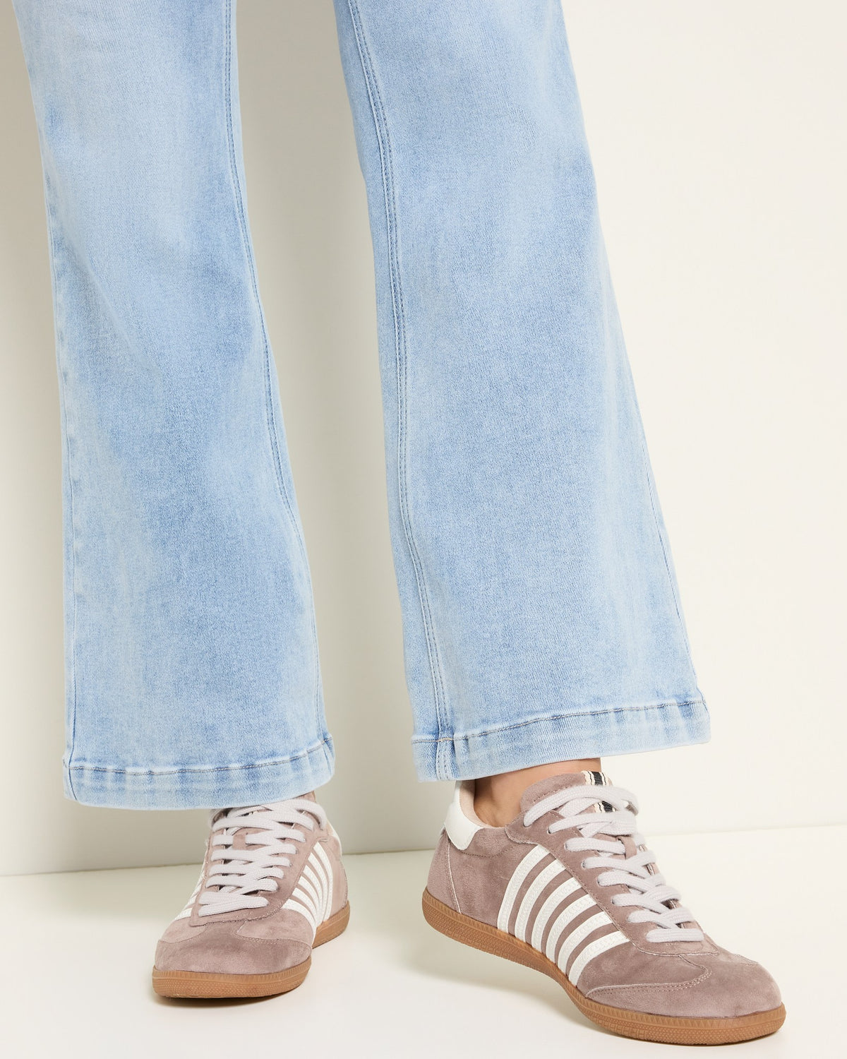Lakeside $|& SEAS Stacy Mid Rise Embroidered Flare Jean - VOF Front